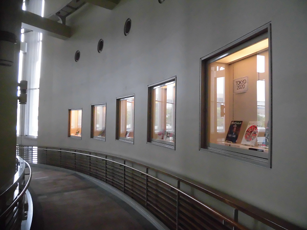 スロープ展示写真