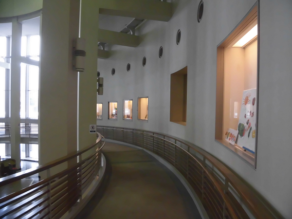 スロープ展示写真